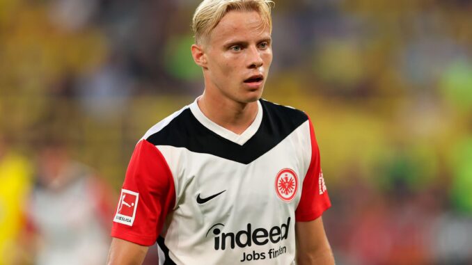 Dortmund, Deutschland. 24th Aug, 2024. 24.08.2024, Fussball Bundesliga, Borussia Dortmund - Eintracht Frankfurt, emonline, emspor, v.l., Oscar Hojlund (Eintracht Frankfurt) DFL/DFB REGULATIONS PROHIBIT ANY USE OF PHOTOGRAPHS AS IMAGE SEQUENCES AND/OR QUAS