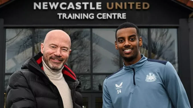 1_Alexander-Isak-meets-Newcastle-United-Legend-Alan-Shearer